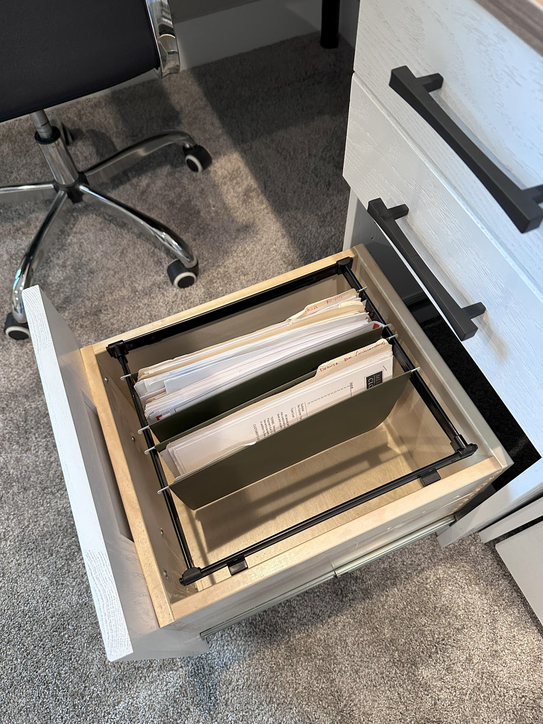 Vertical Queen Oak Painted White Wood Lake View Face - V122 Workstation Package