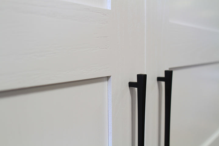 Plank Face Murphy Bed Vertical Queen Oak Painted White Discounted (VQ121-O-PW)