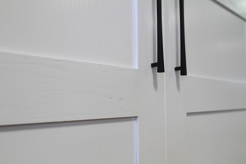 Plank Face Murphy Bed Vertical Queen Oak Painted White Discounted (VQ121-O-PW)