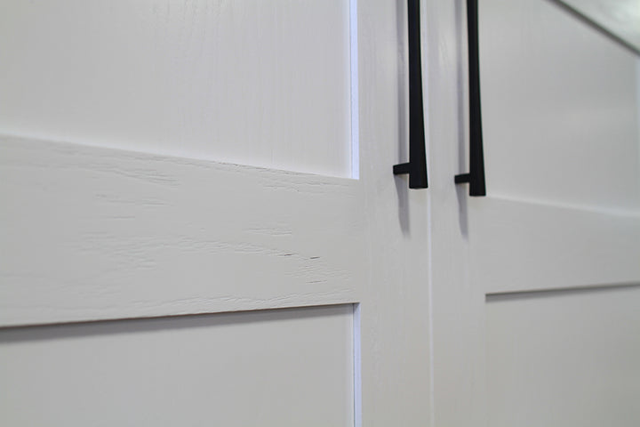 Plank Face Murphy Bed Vertical Queen Oak Painted White Discounted (VQ121-O-PW)